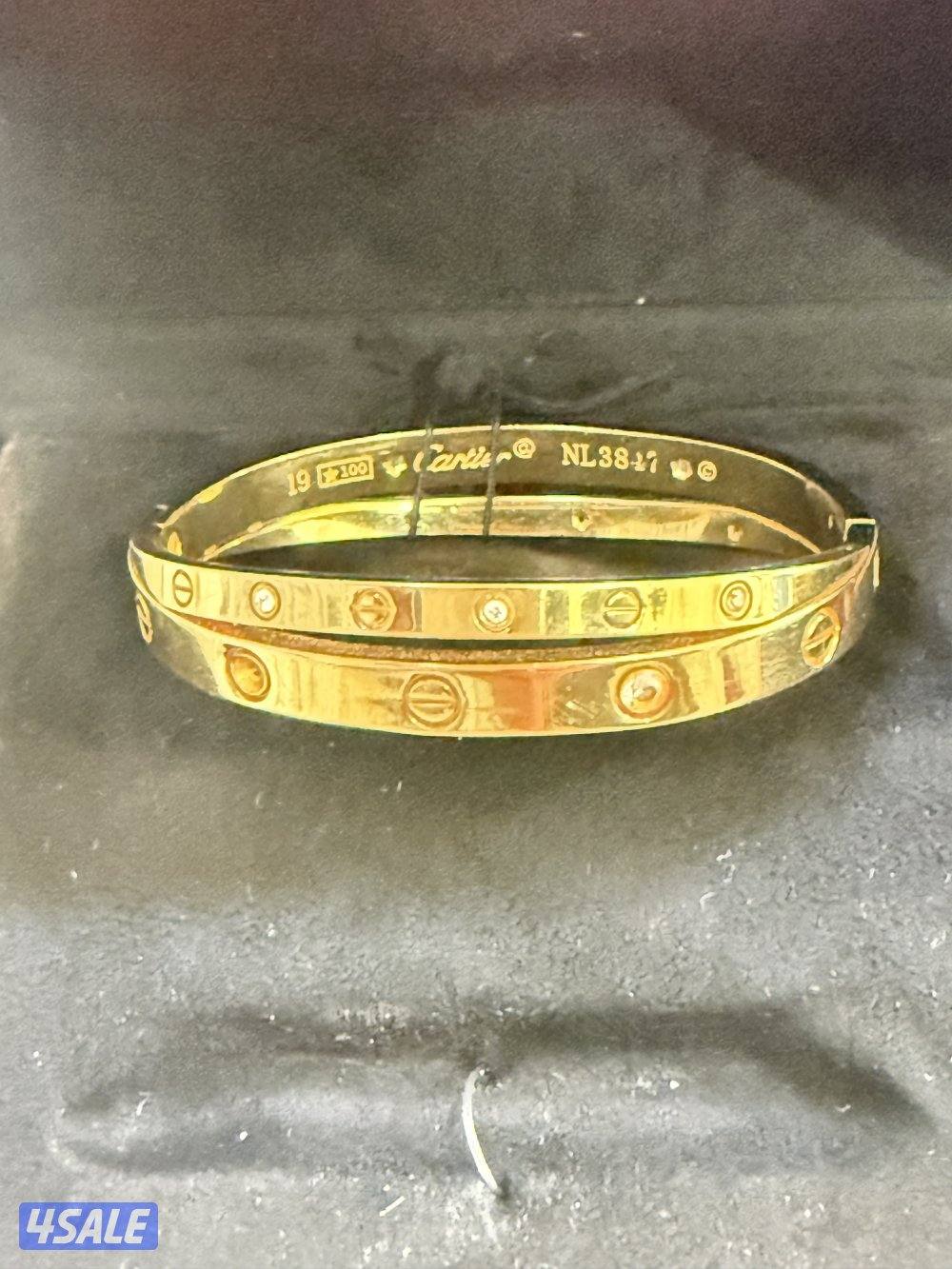 اكسسوارات نسائية متنوعه ماركات مختلفه1