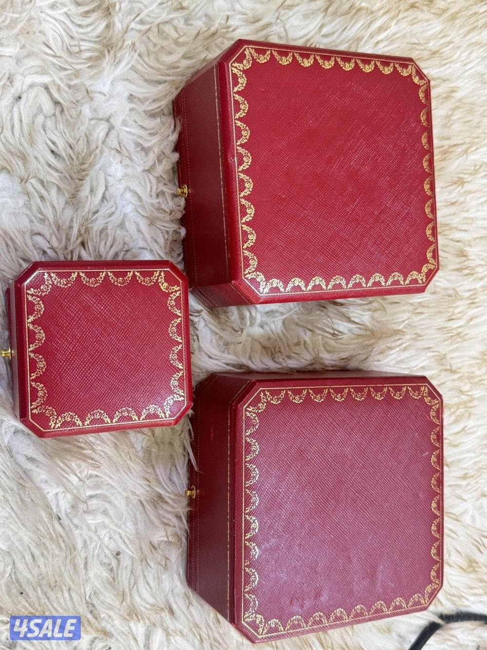 اكسسوارات نسائية متنوعه ماركات مختلفه3