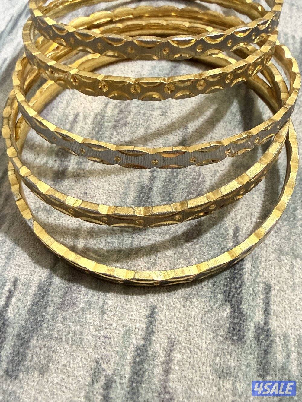 اكسسوارات نسائية متنوعه ماركات مختلفه9