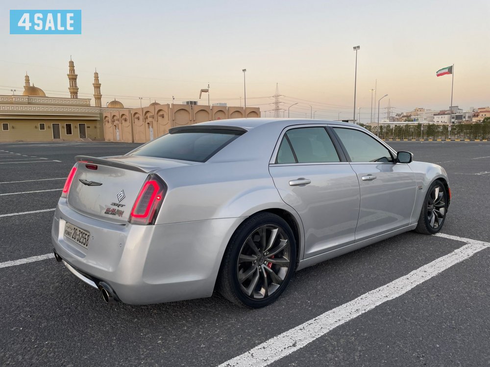 للبيع كرايزلر SRT8  20128