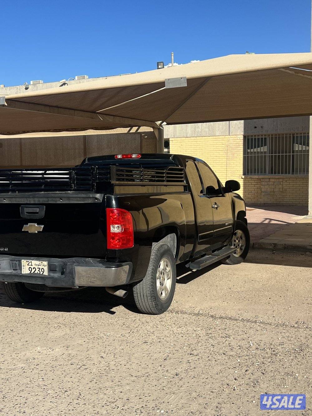 وانيت بدون دبل تواير جديده والسيارة نظيفه جداً واستعمال ممتاز غمارة ونص4