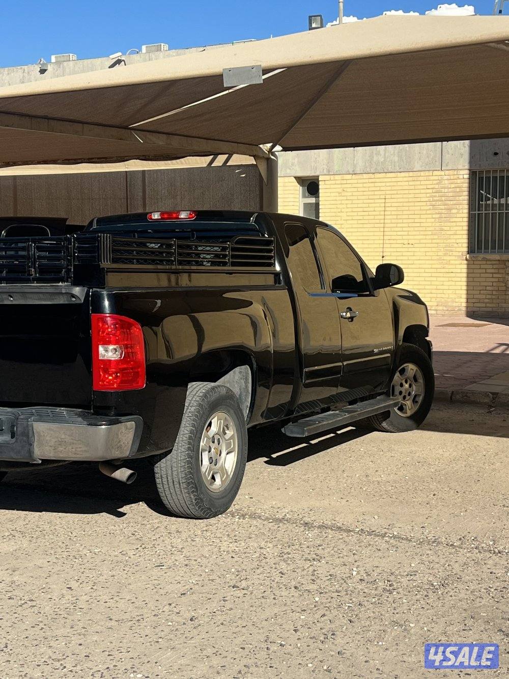 وانيت بدون دبل تواير جديده والسيارة نظيفه جداً واستعمال ممتاز غمارة ونص8