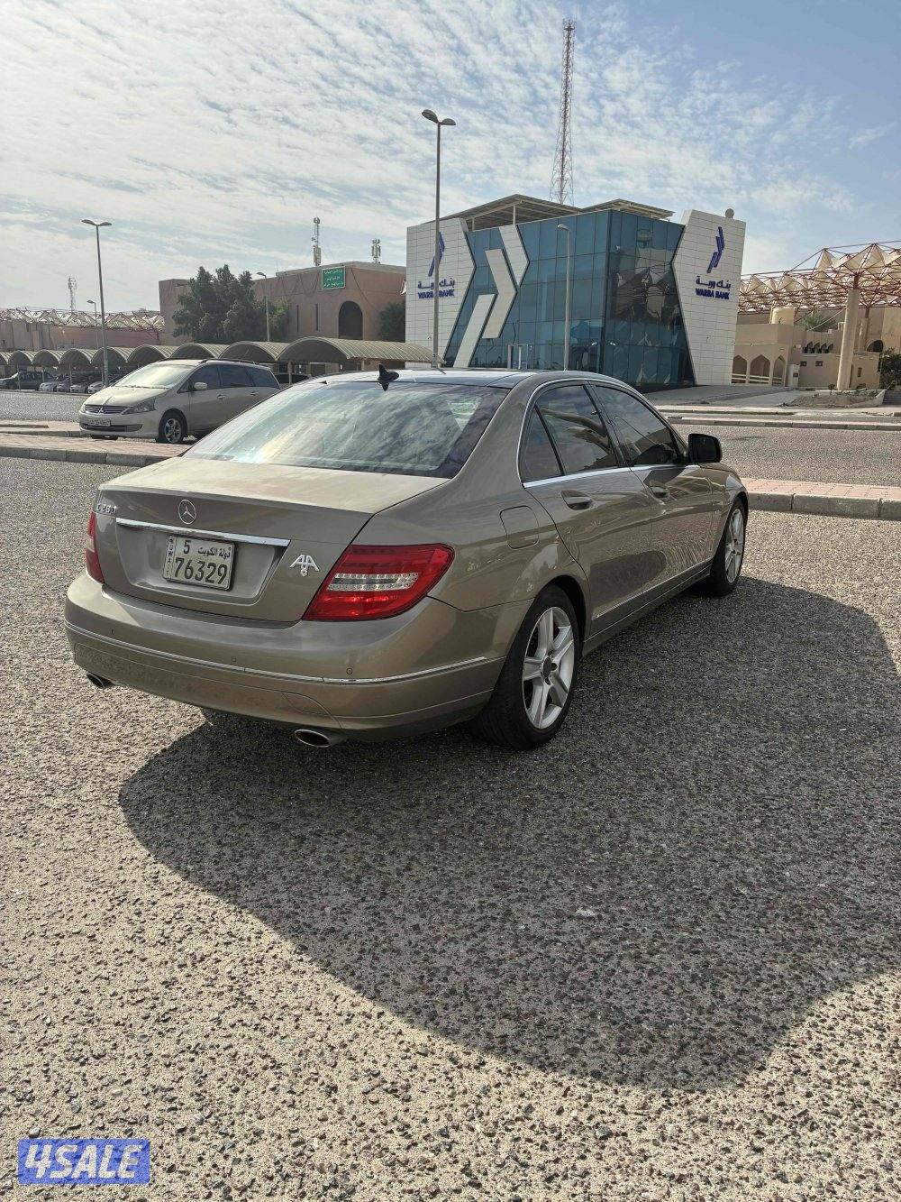 للبيع  مرسيدس C280 أو لللبدل مع كيا3