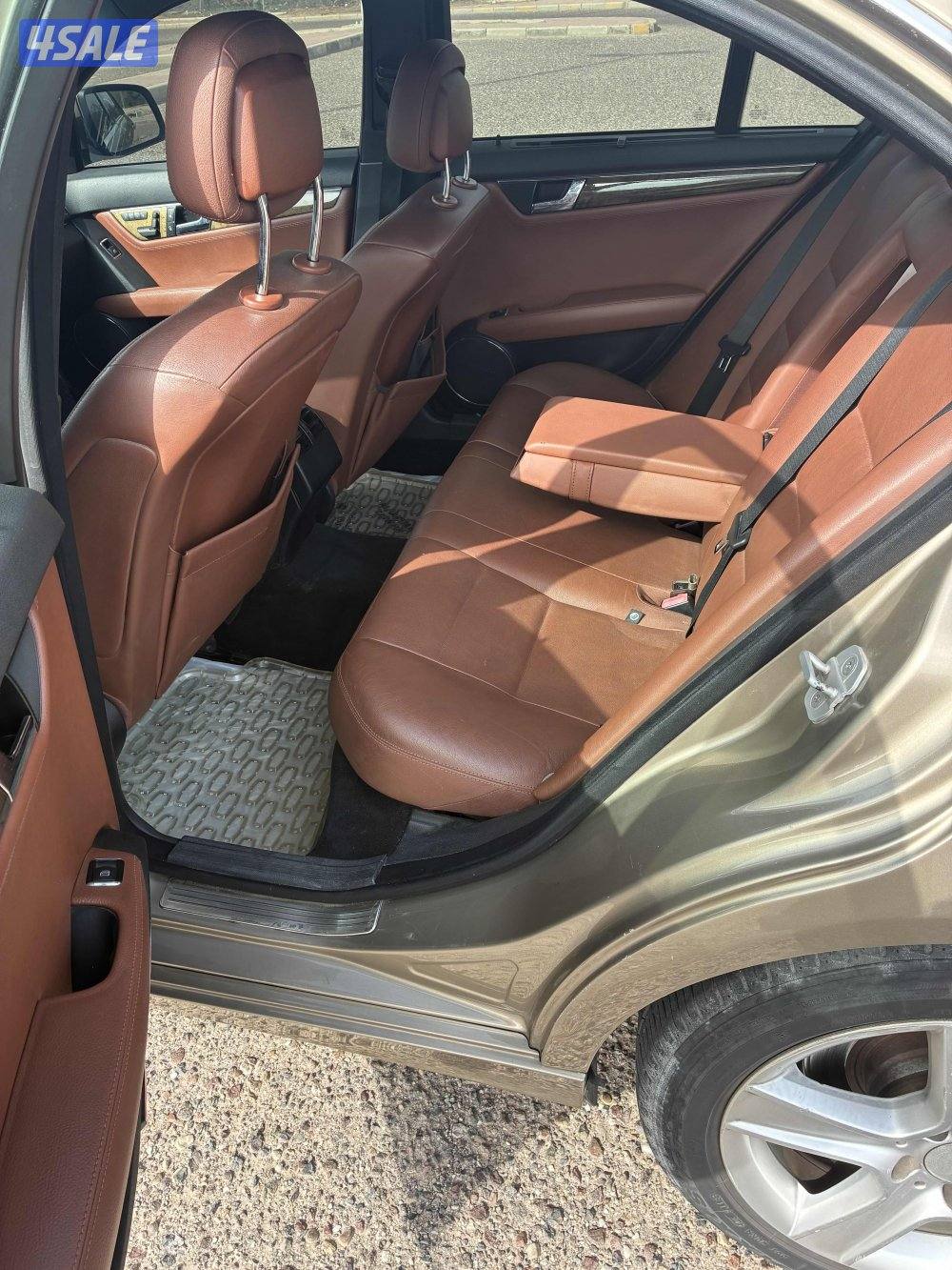 للبيع  مرسيدس C280 أو لللبدل مع كيا8