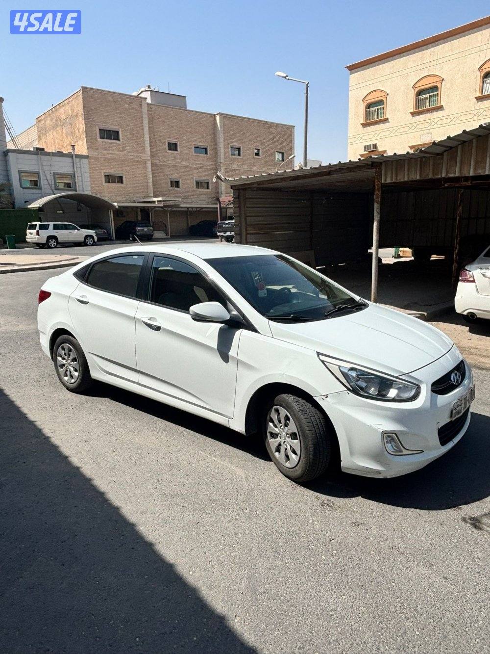 للبيع هيونداي اكسنت 2015 نظيفة1