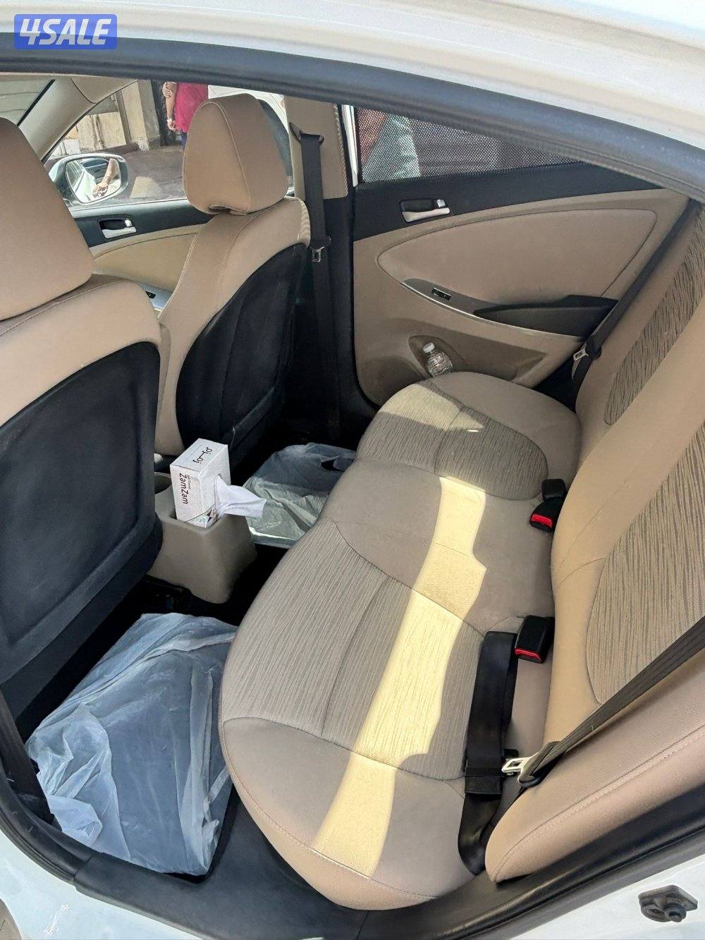 للبيع هيونداي اكسنت 2015 نظيفة4