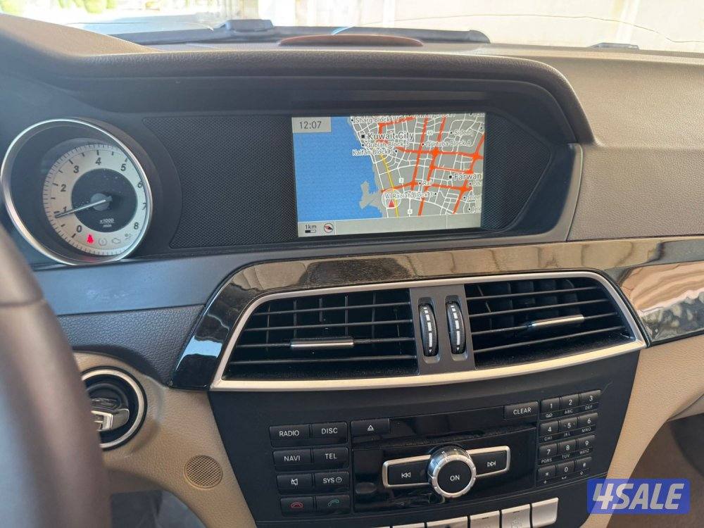 مرسيدس C200 مديل 2014 بحالة نظيفه جدا شرط الفحص5