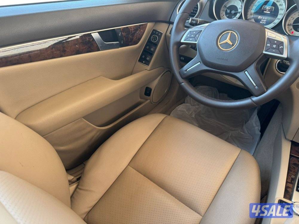 مرسيدس C200 مديل 2014 بحالة نظيفه جدا شرط الفحص8