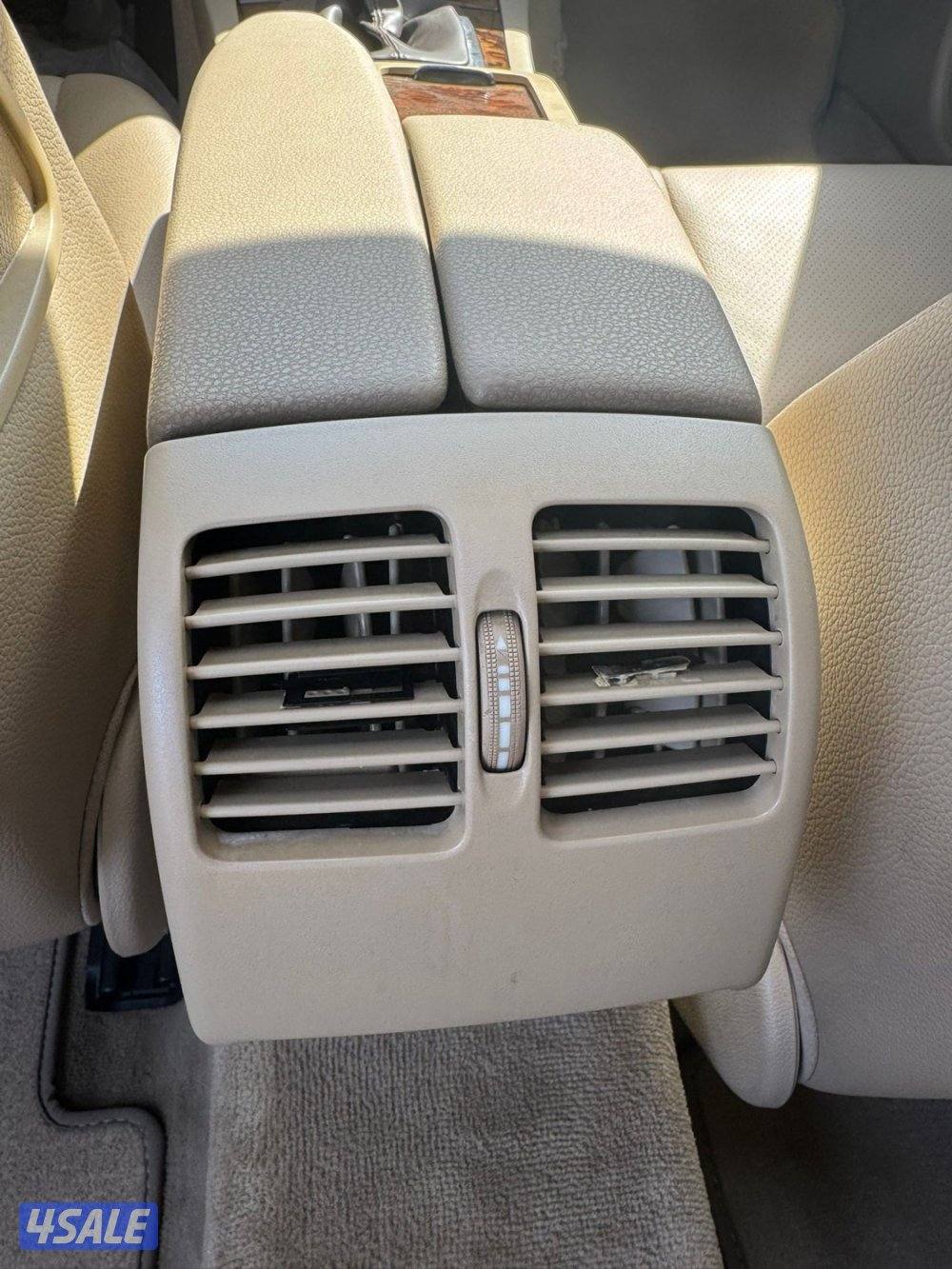 مرسيدس C200 مديل 2014 بحالة نظيفه جدا شرط الفحص11