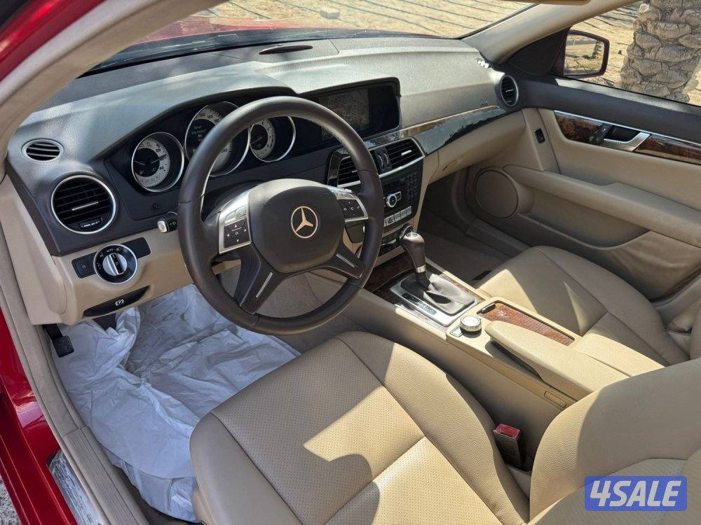 مرسيدس C200 مديل 2014 بحالة نظيفه جدا شرط الفحص12