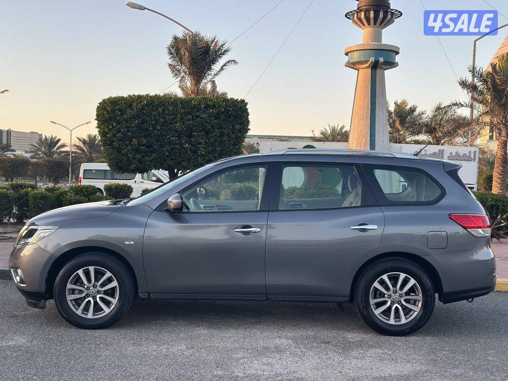 للبيع NISSAN PATHFINDER موديل 2015 وارد البابطين ماشي 1011