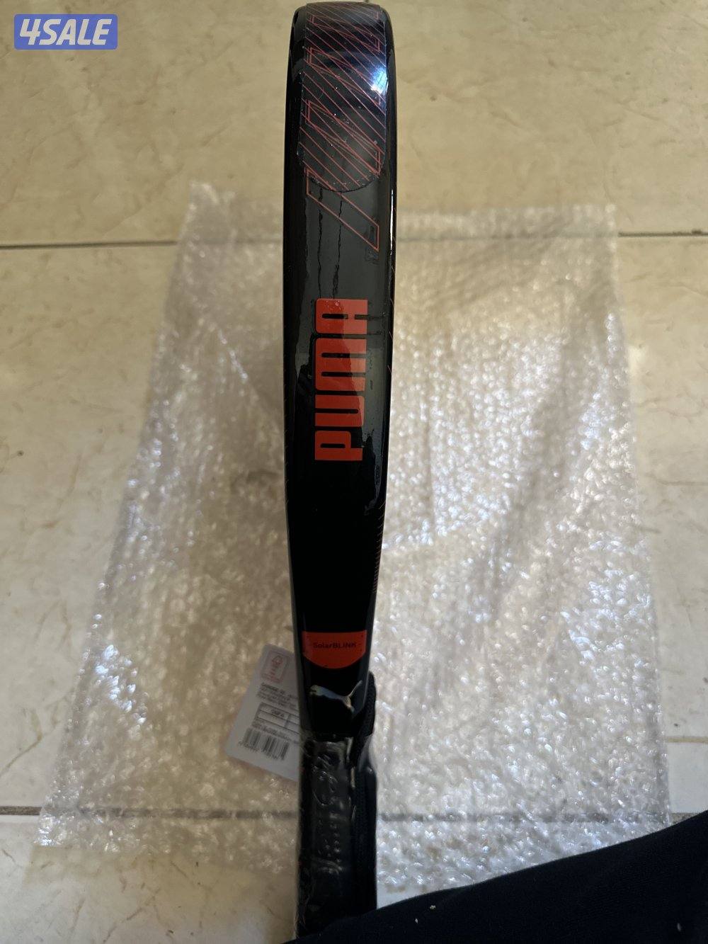 مضرب بادل جديد من نوعية بوما للبيع ومسيوم على 35 دينار قابل للتفاوض3