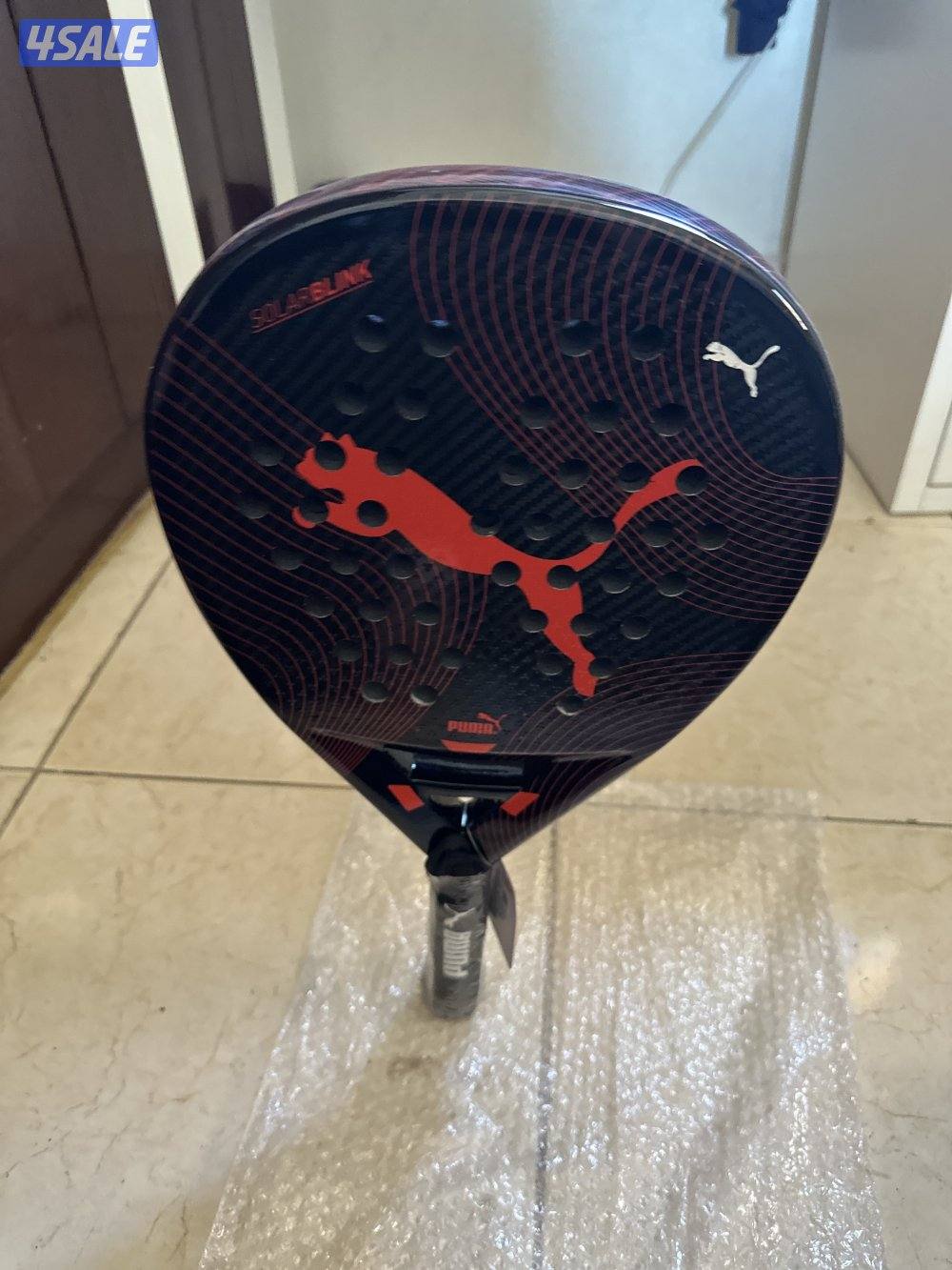 مضرب بادل جديد من نوعية بوما للبيع ومسيوم على 35 دينار قابل للتفاوض4