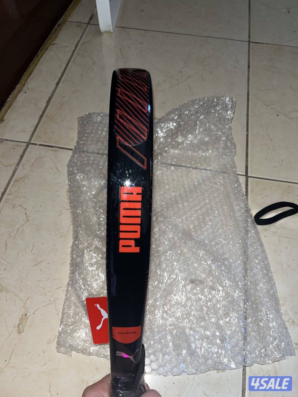 مضرب بادل جديد ب 30 دينار قابل للمفاوضة1