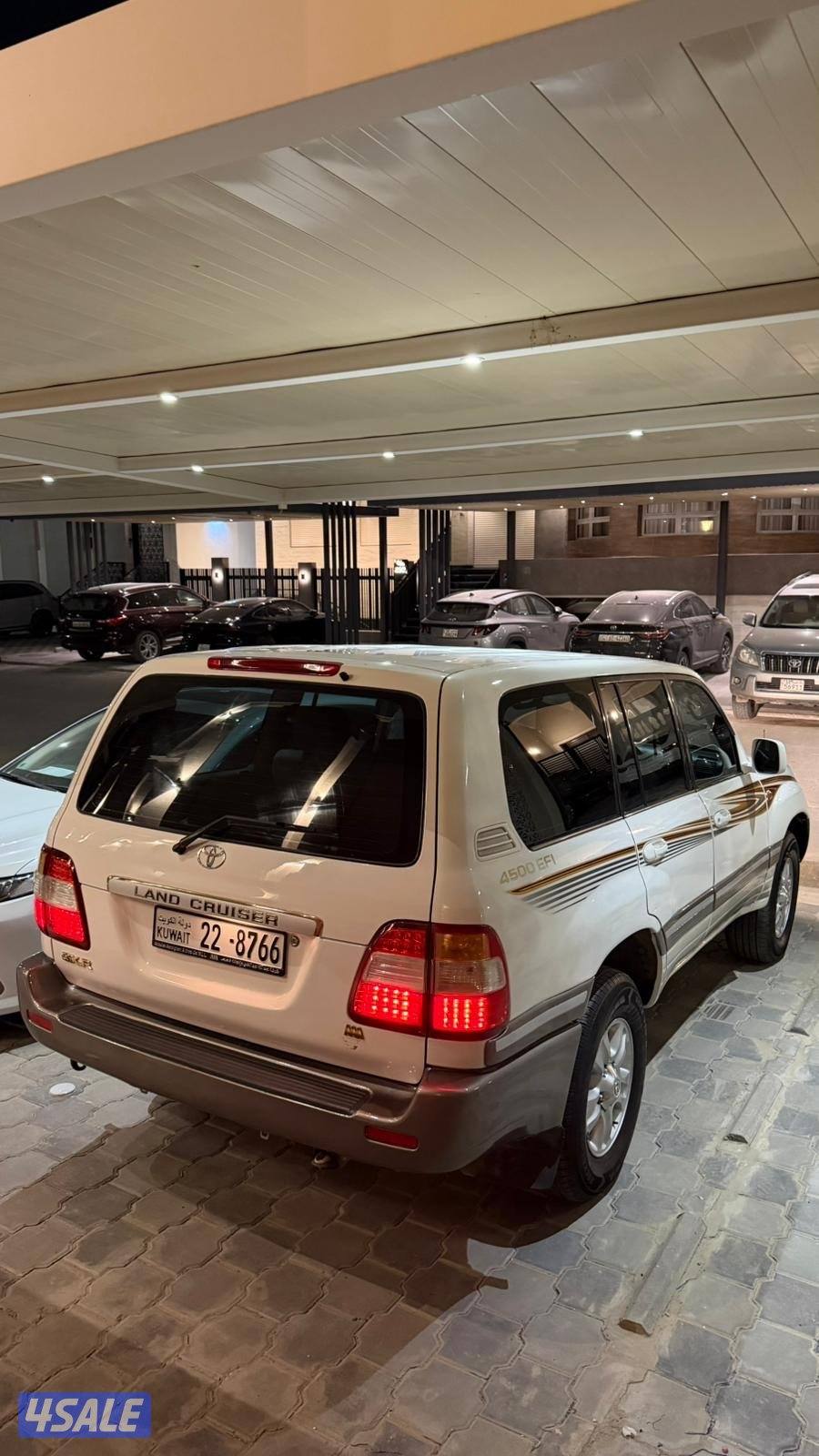 لاندكروزر 20044