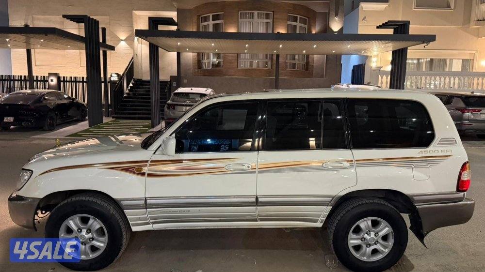 لاندكروزر 20045