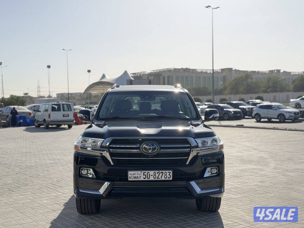 لاند كروزر VX.R 5.7 قراند تورنق موديل 2021 عداد 99 الف ساير صبغ وكاله1