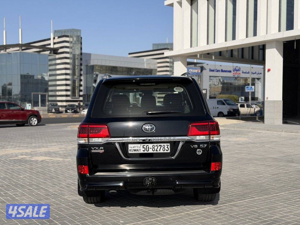 لاند كروزر VX.R 5.7 قراند تورنق موديل 2021 عداد 99 الف ساير صبغ وكاله4