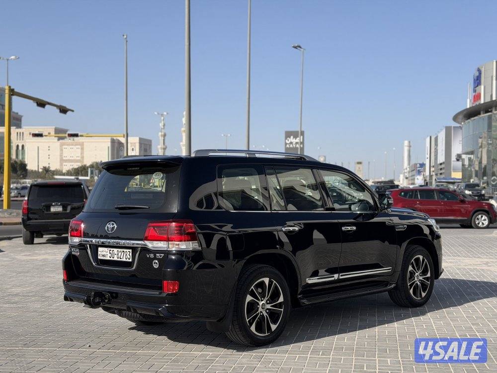 لاند كروزر VX.R 5.7 قراند تورنق موديل 2021 عداد 99 الف ساير صبغ وكاله3