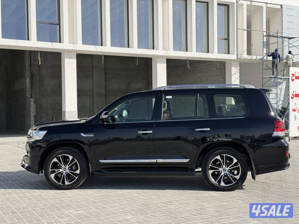 لاند كروزر VX.R 5.7 قراند تورنق موديل 2021 عداد 99 الف ساير صبغ وكاله6