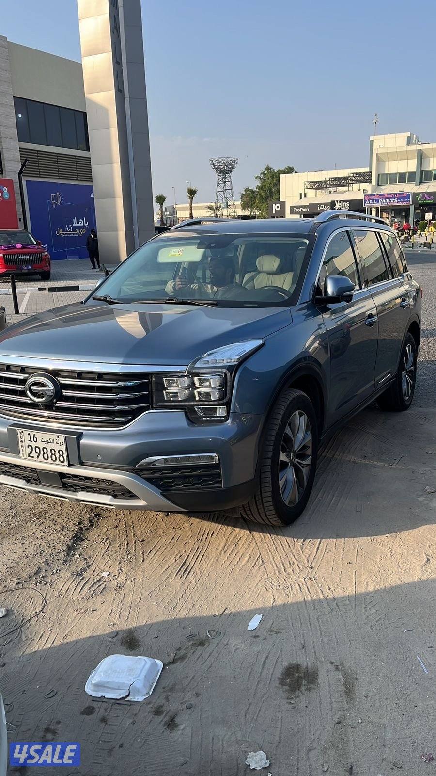 Good condition family used vehicle3