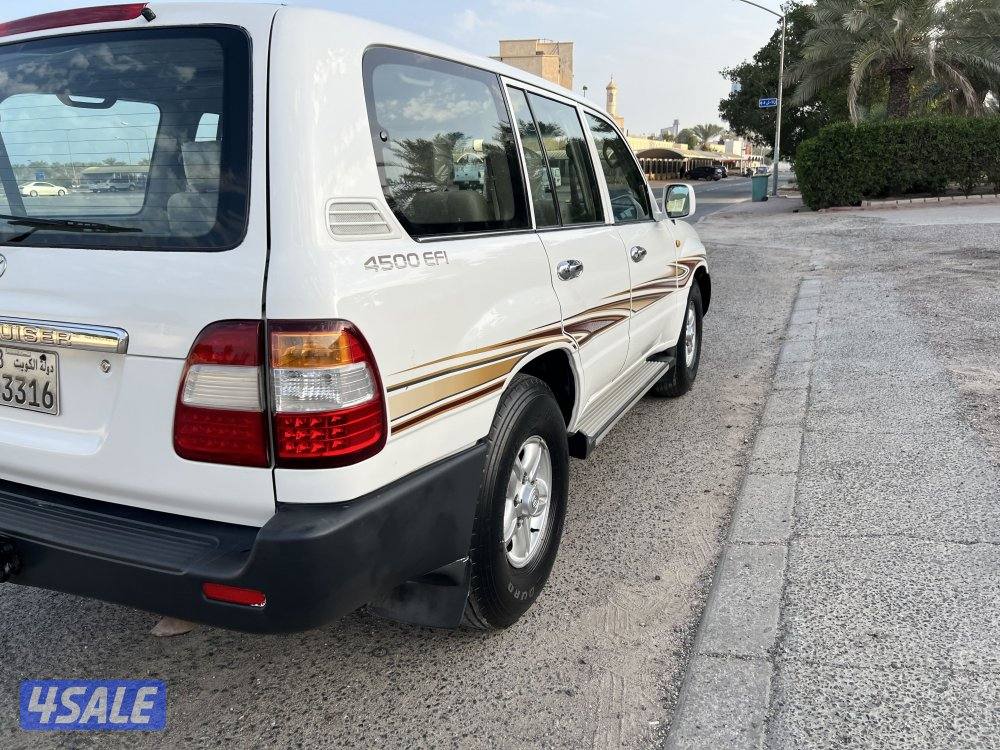 للبيع لاندكروزر موديل 20052