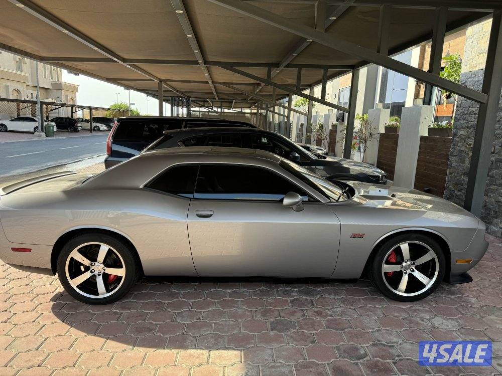 للبيع Srt8 موديل 2013 قير عادي ماشي 46 الف فقط1