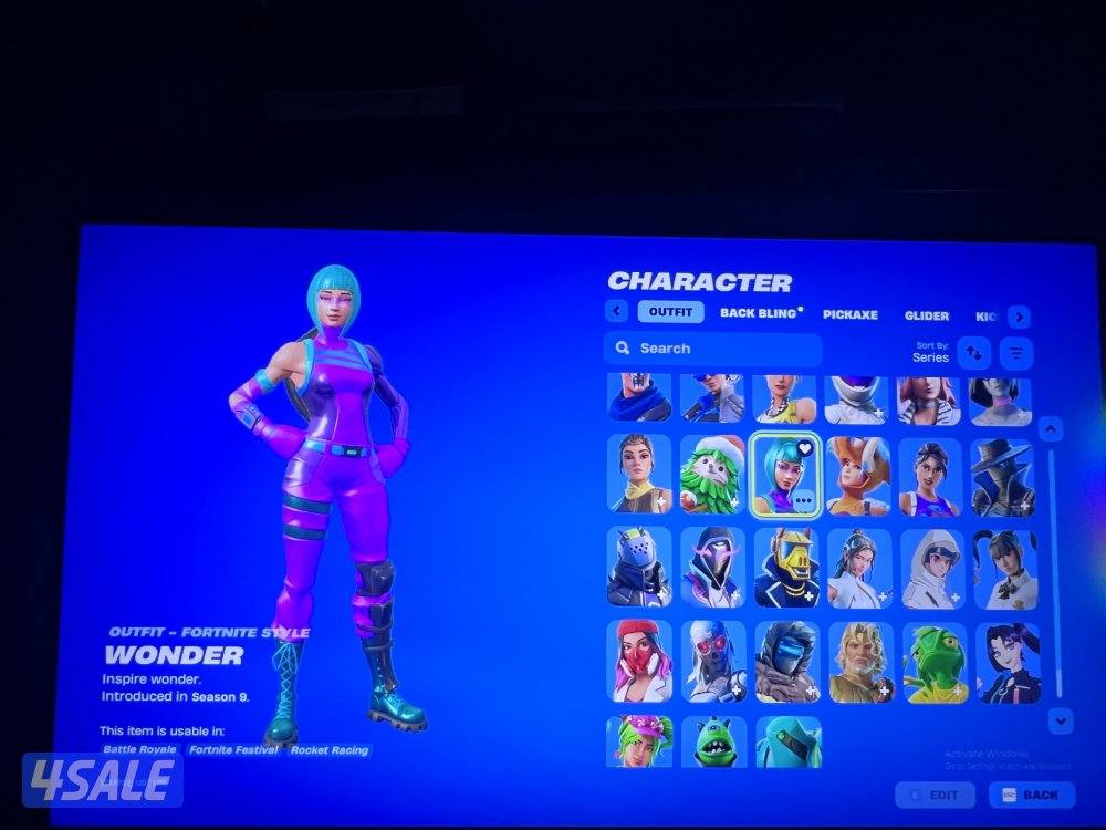 حساب فورت نايت 560 سكن + 771 رقصة شيطون + ميكاسا + ايكيونك +الجلكسي2