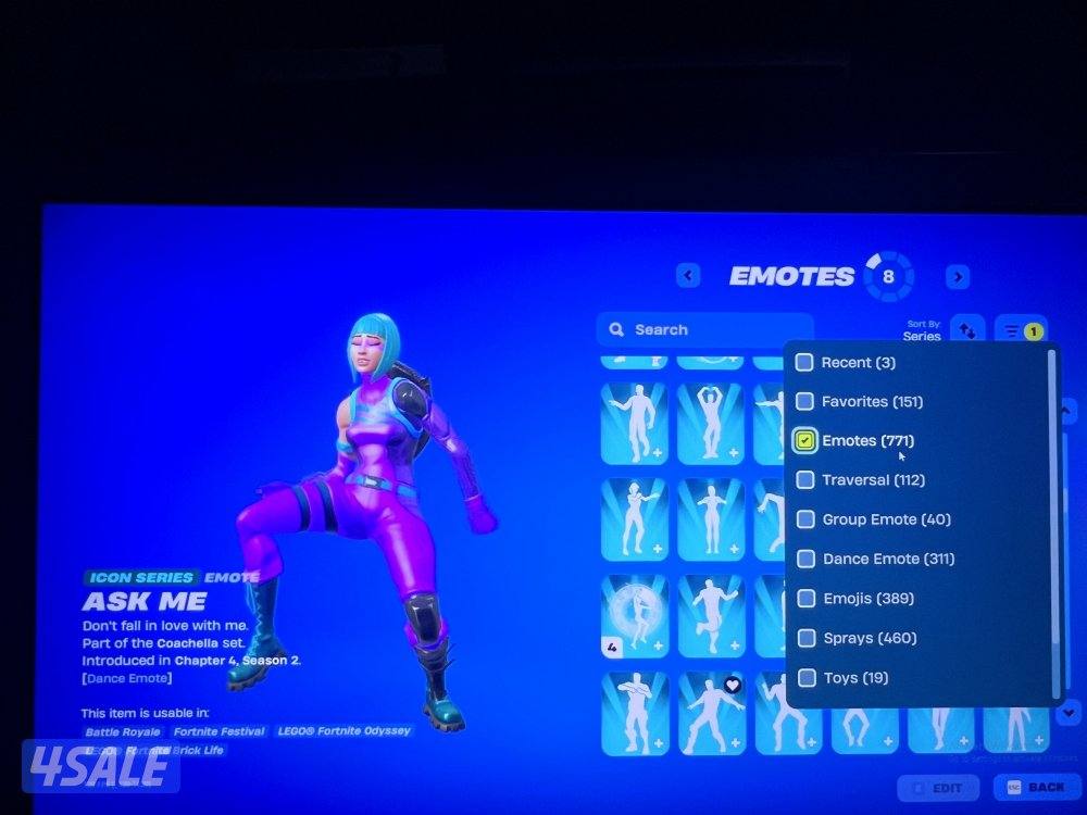 حساب فورت نايت 560 سكن + 771 رقصة شيطون + ميكاسا + ايكيونك +الجلكسي8