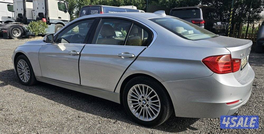 BMW 3 Series 2012 - 320i Sedan1