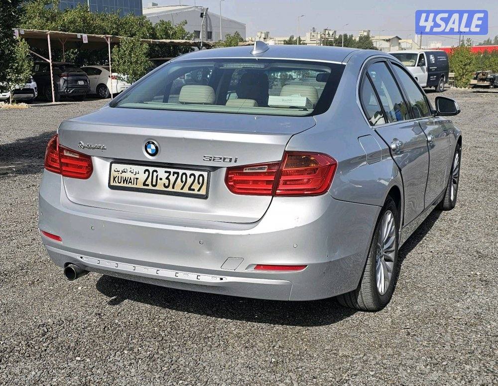BMW 3 Series 2012 - 320i Sedan2