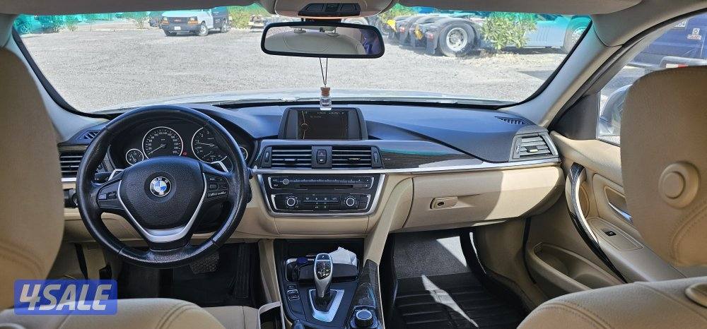 BMW 3 Series 2012 - 320i Sedan7