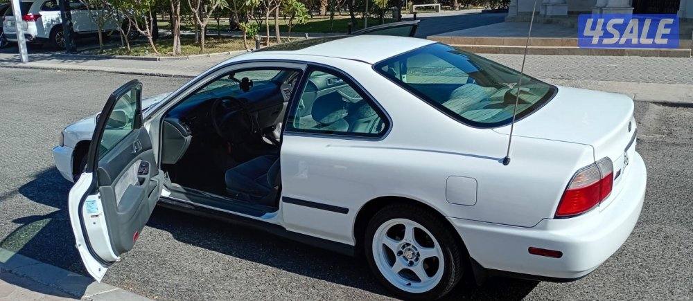 للبيع هوندا اكورد باب واحد2