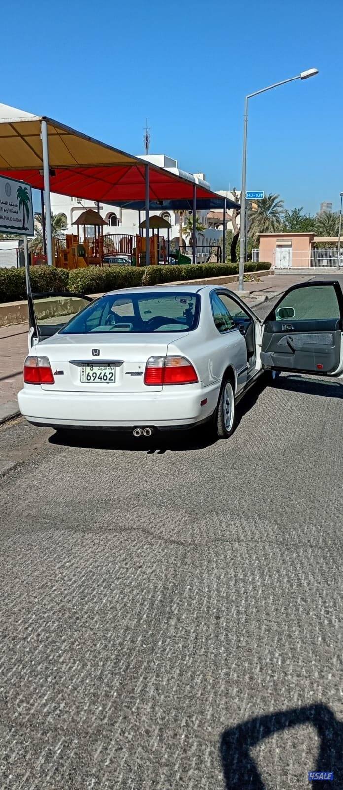 للبيع هوندا اكورد باب واحد6