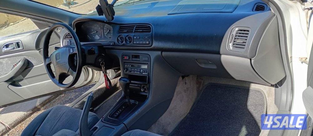 للبيع هوندا اكورد باب واحد7