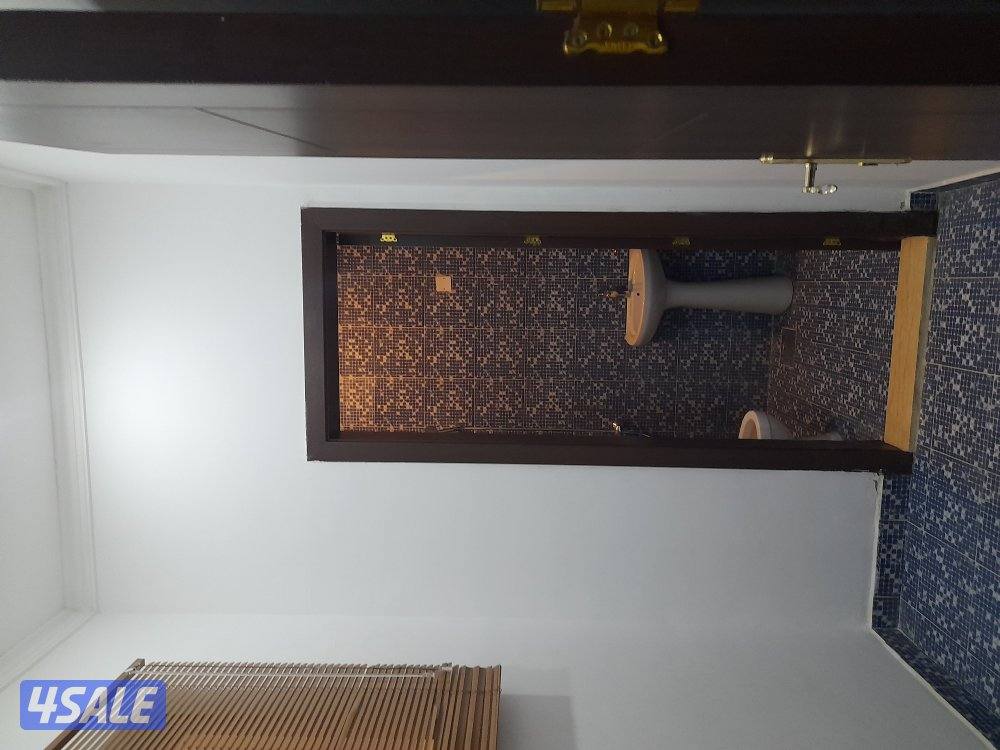 دور ارضي ٤غرف وخدامه مستر وصاله ويوجد دور صاله كبيره ودوانيه وغرفة ساي1