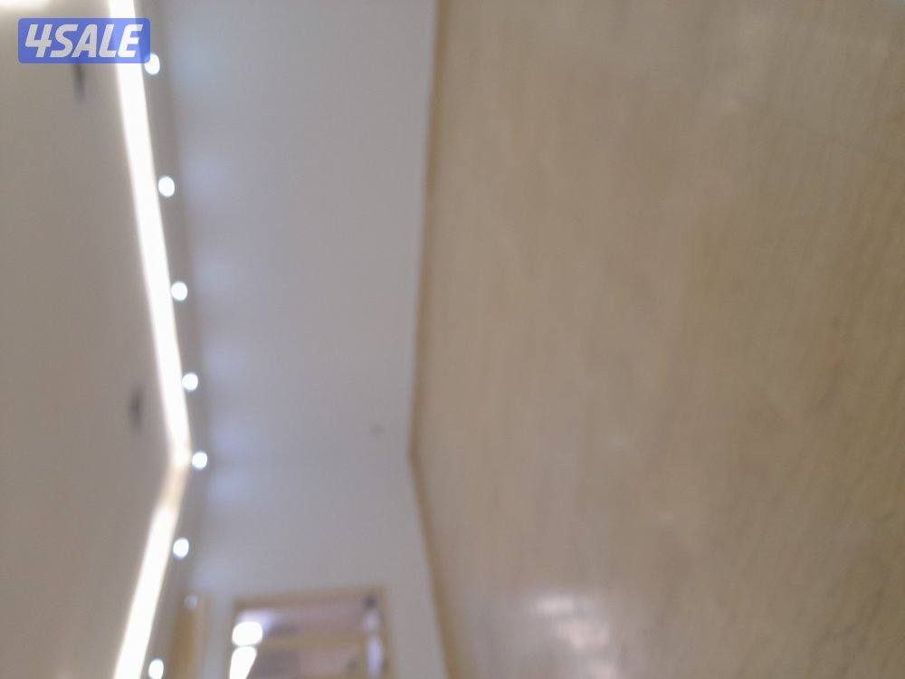 دور ارضي ٤غرف وخدامه مستر وصاله ويوجد دور صاله كبيره ودوانيه وغرفة ساي2