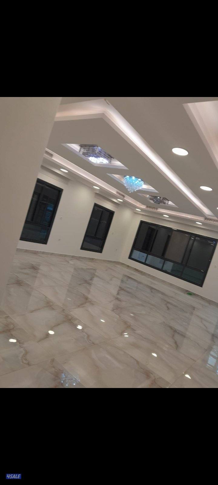 دور ارضي ٤غرف وخدامه مستر وصاله ويوجد دور صاله كبيره ودوانيه وغرفة ساي6