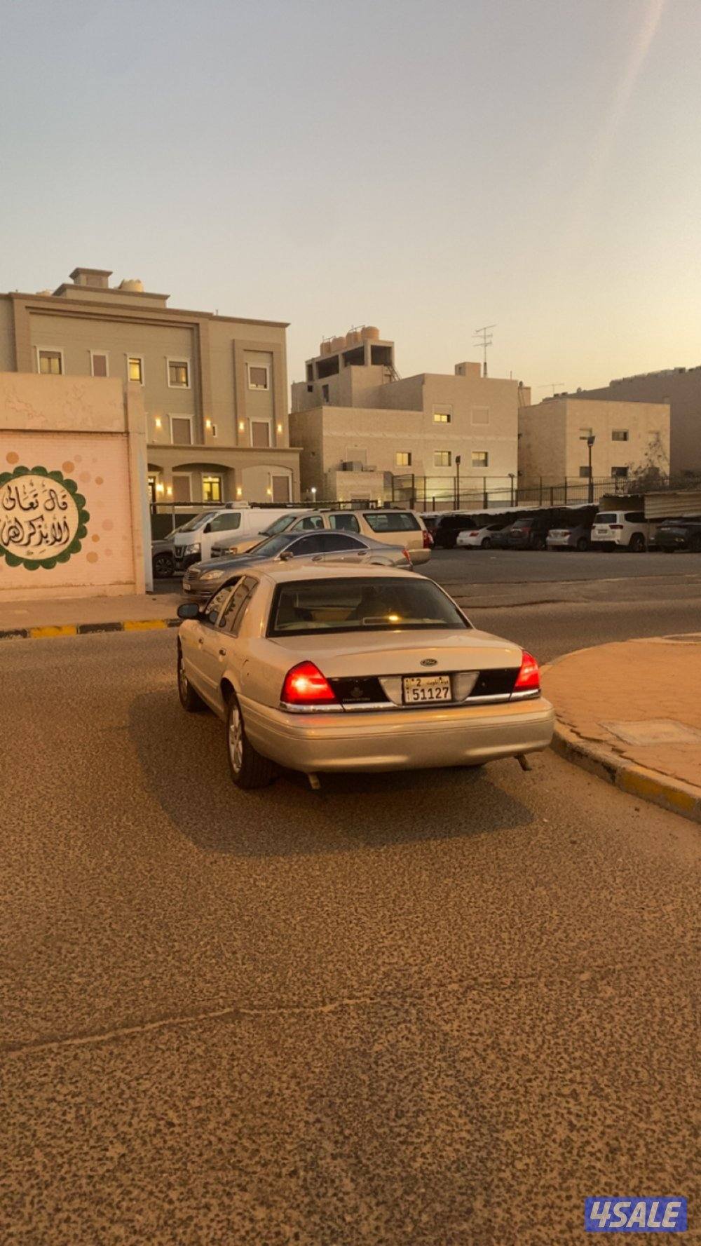 للبيع فورد فكتوريا1