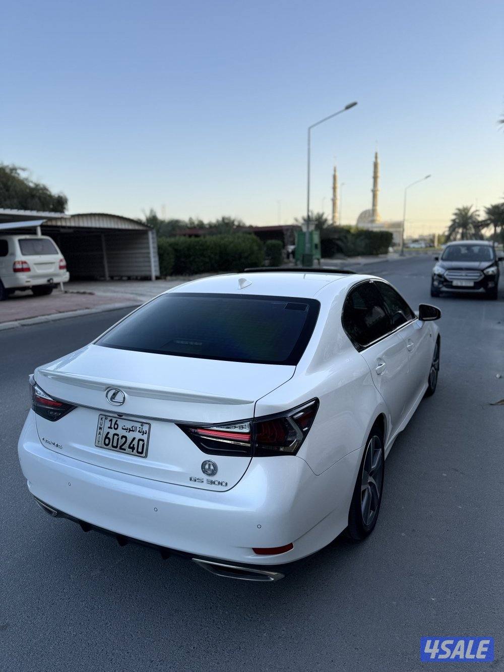 لكزس 2019 GS300 شرط الفحص3