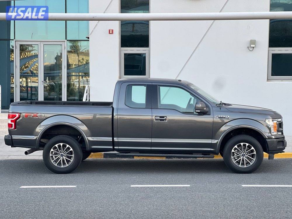 للبيع وانيت فورد FX44