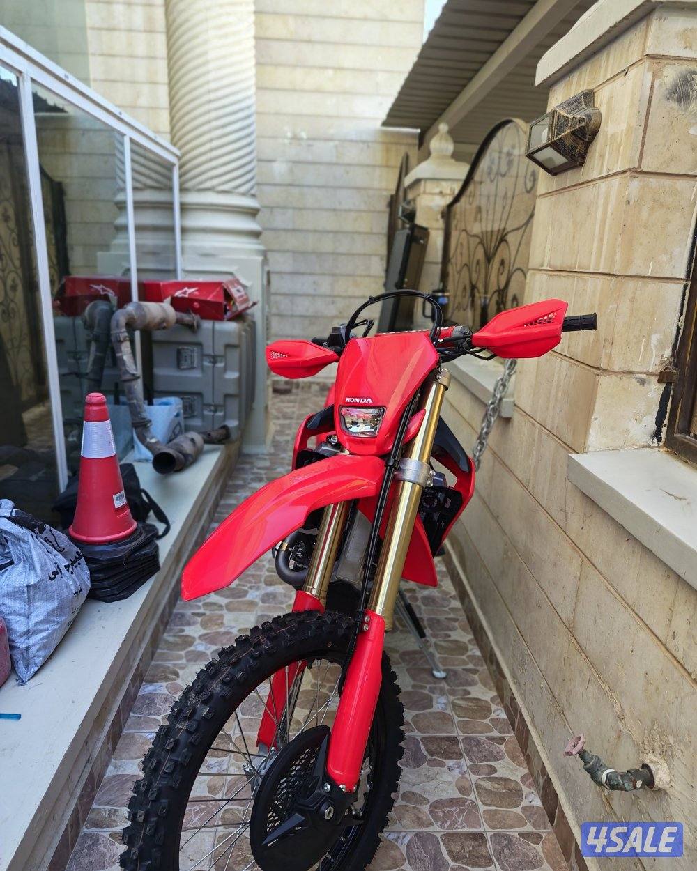 CRF X 450 CC 2025 وكالة اصفر ماشي اقل من ساعة4