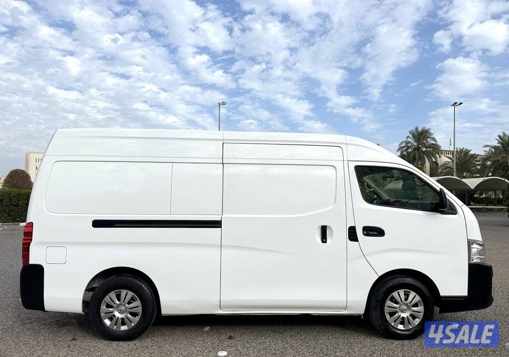نيسان اورفان ٢٠١٧ ماشي ٦٩. الف Nissan urvan 2017 69k..kms5