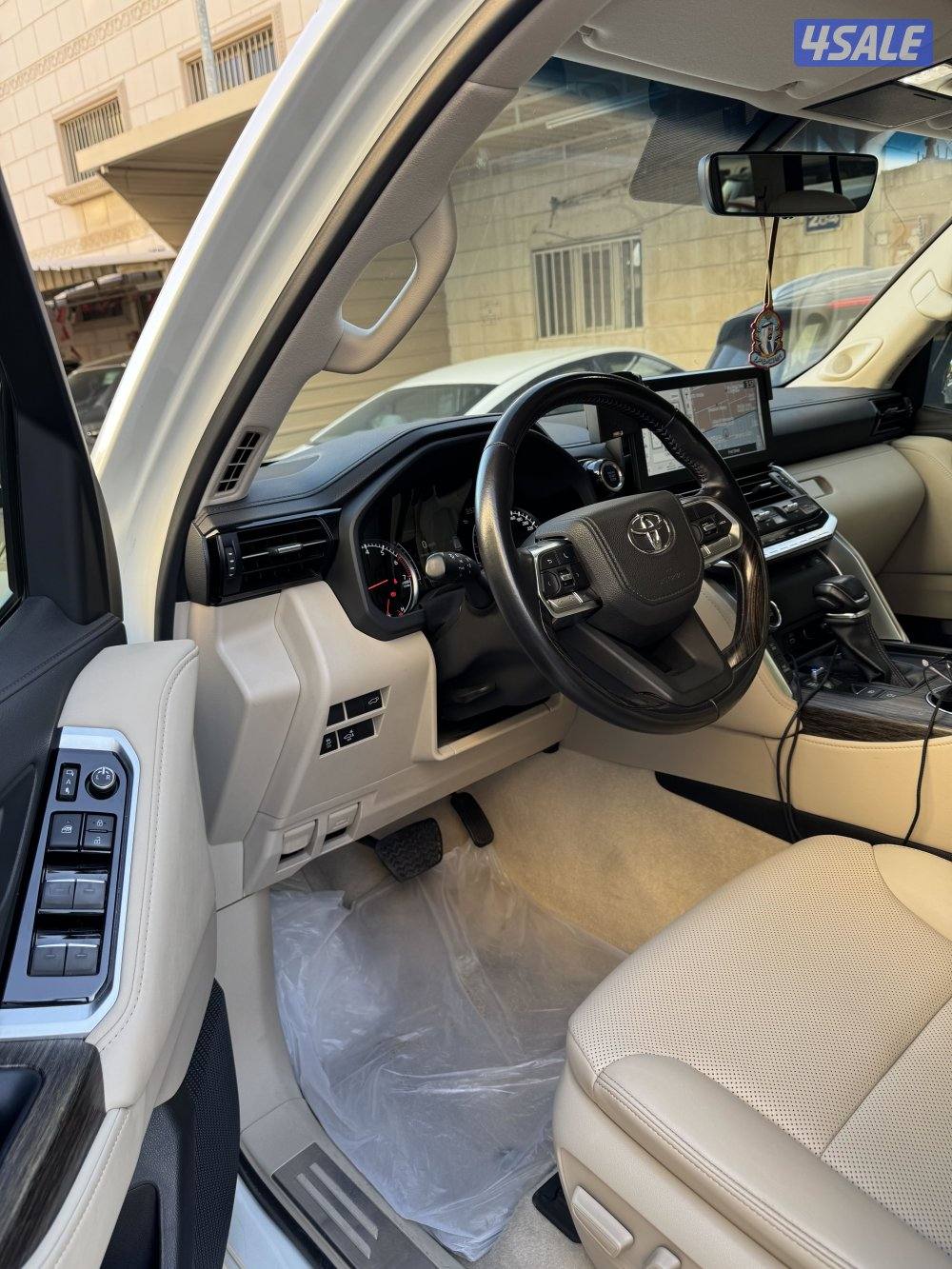 لاندكروزر VX1