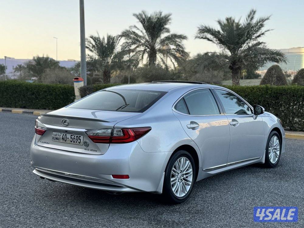 لكزس ES250 موديل 2016 عداد 74 بحاله الوكاله3