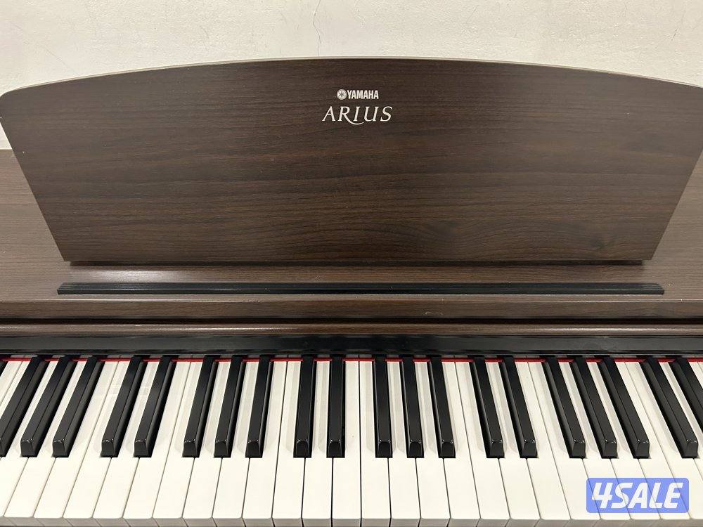 Yamaha ARIUS Digital Piano – Like New, With Bench1