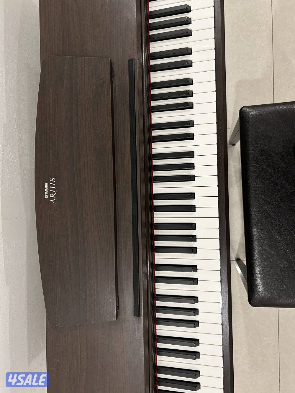 Yamaha ARIUS Digital Piano – Like New, With Bench5