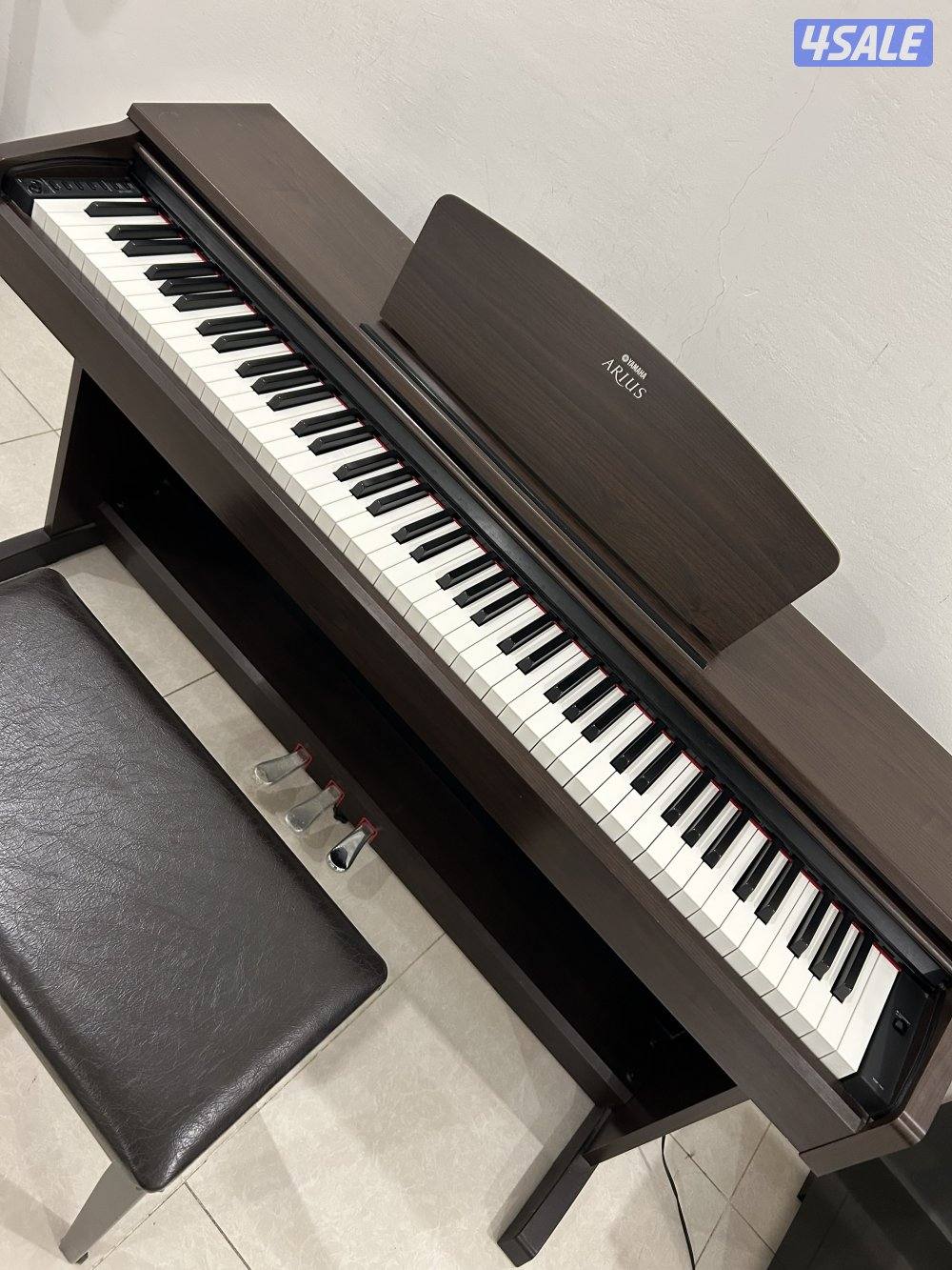 Yamaha ARIUS Digital Piano – Like New, With Bench6