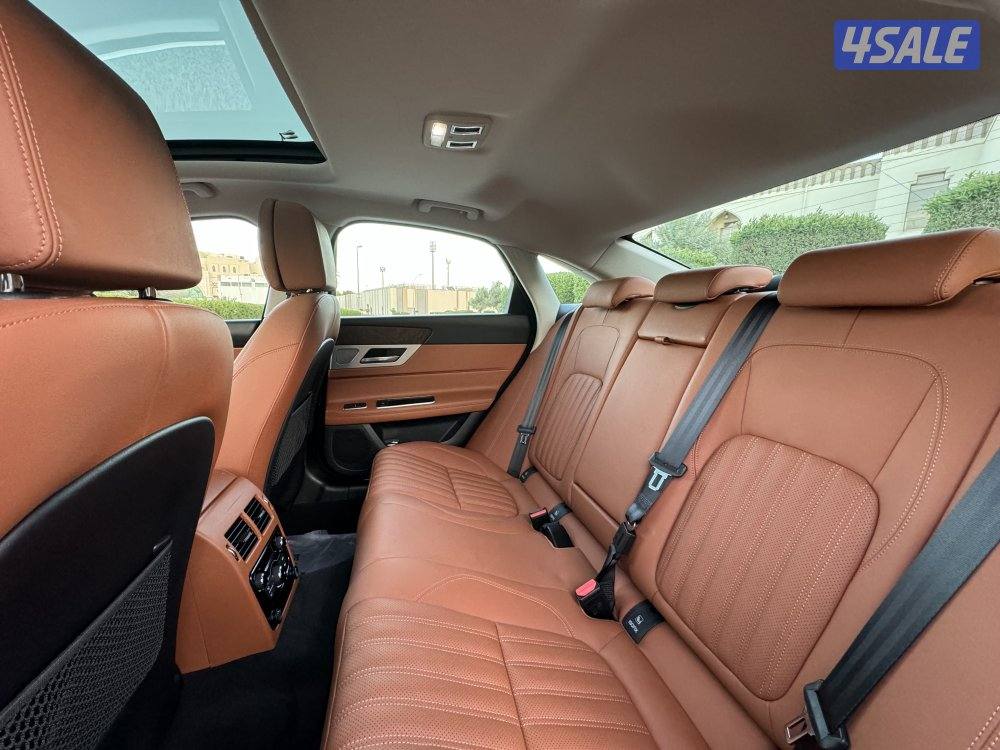 جاكوار XF 2.5t موديل 2018 صبغ الوكاله بحاله نادره6