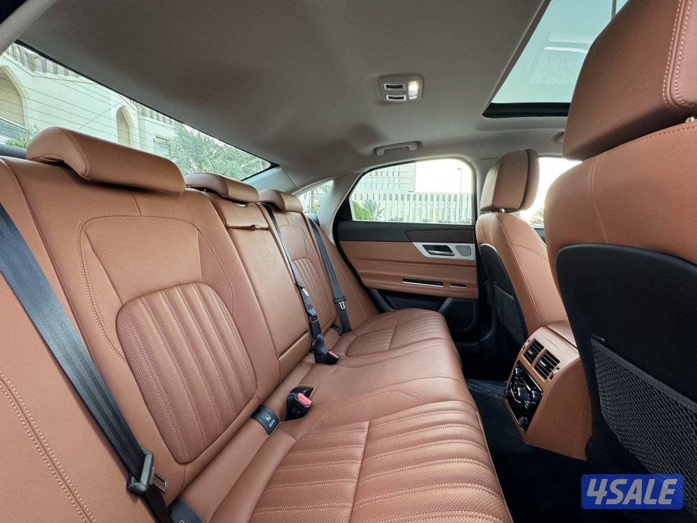 جاكوار XF 2.5t موديل 2018 صبغ الوكاله بحاله نادره7